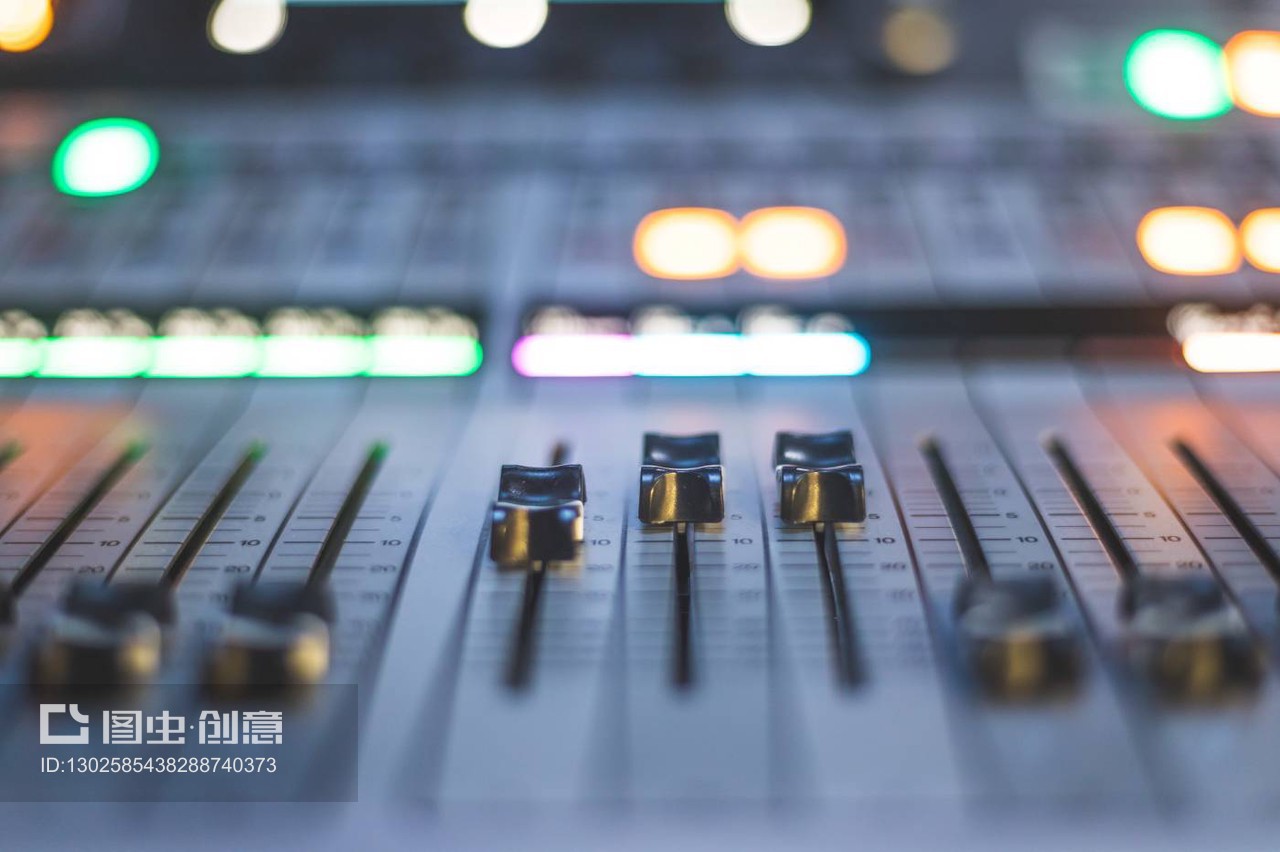 錄音室調(diào)音臺(tái) 專業(yè)音樂(lè)制作的核心利器