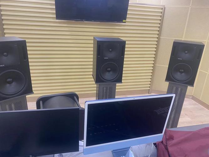 走進專業(yè)錄音棚 現(xiàn)代設(shè)備如何重塑音樂制作與錄音體驗